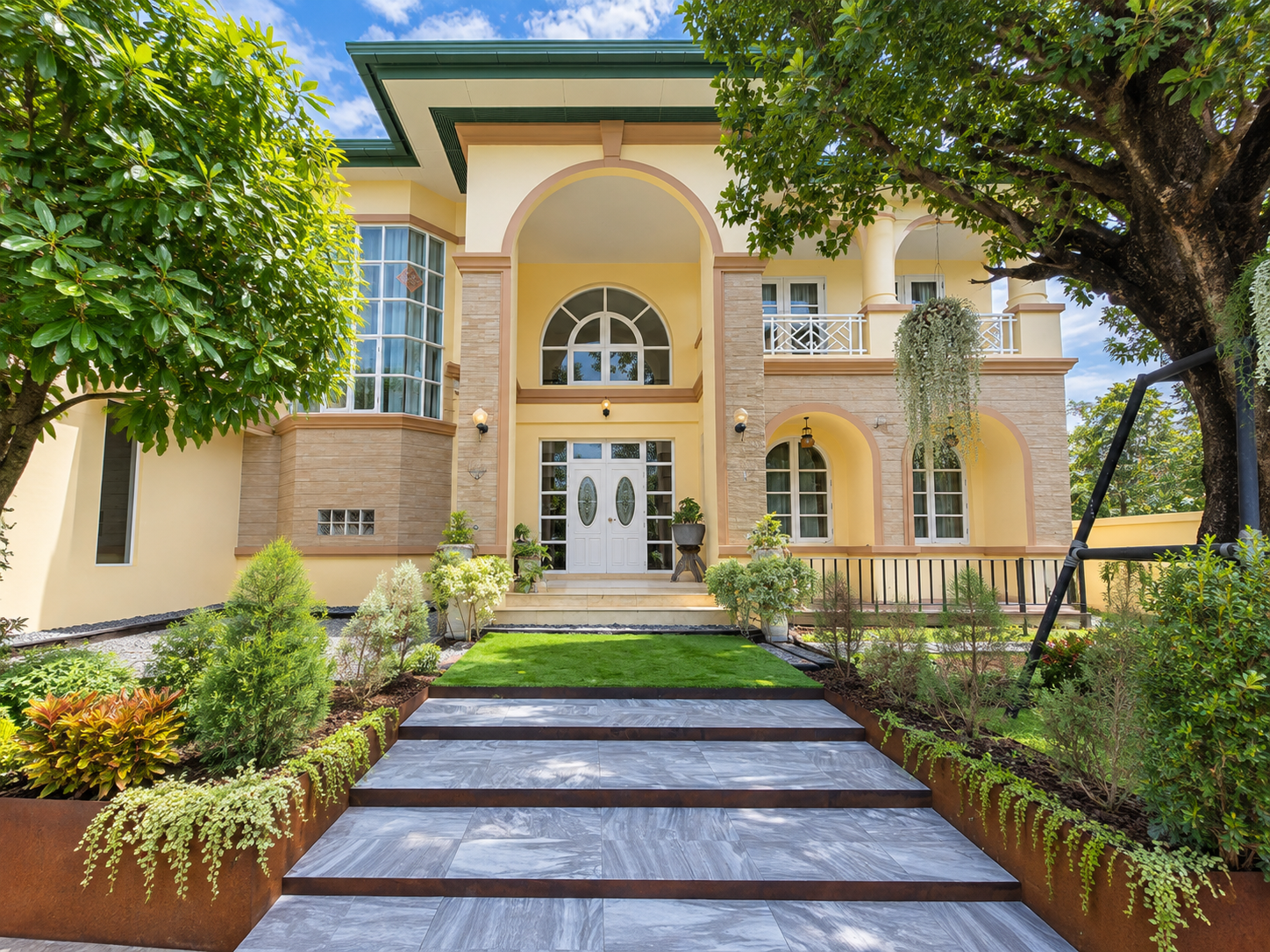 Interior of the featured Ladawan home