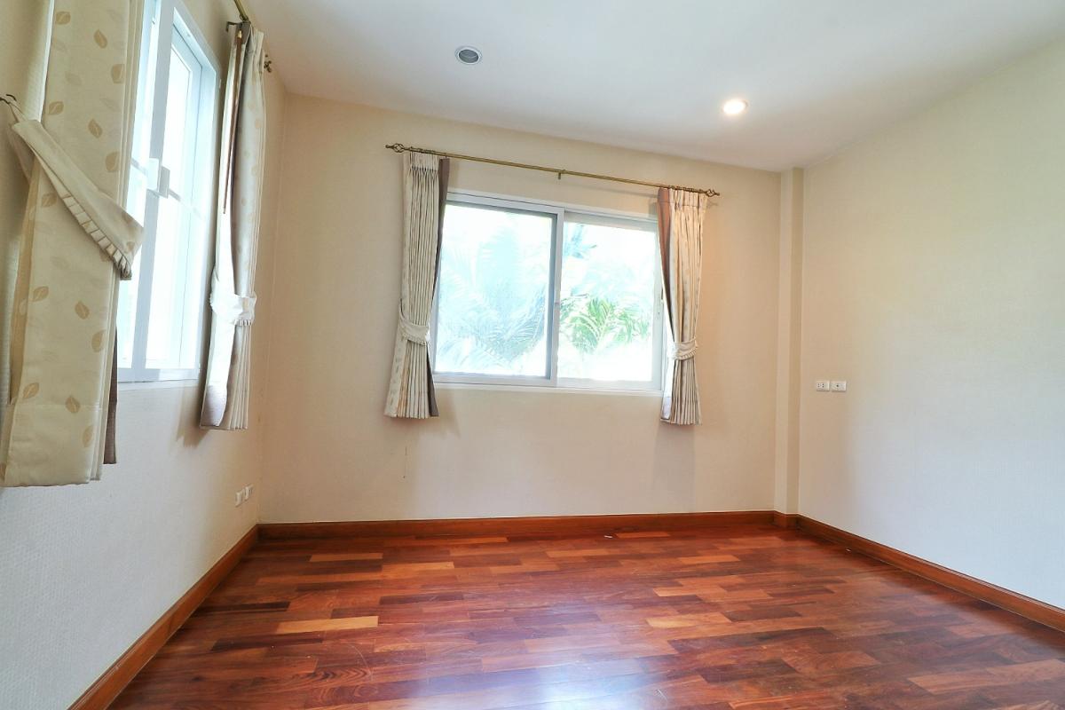 ขายบ้านเดี่ยว หลังริม ราคาพิเศษ  ในโครงการ ลัดดารมย์ ราชพฤกษ์-ปิ่นเกล้า หลังริม