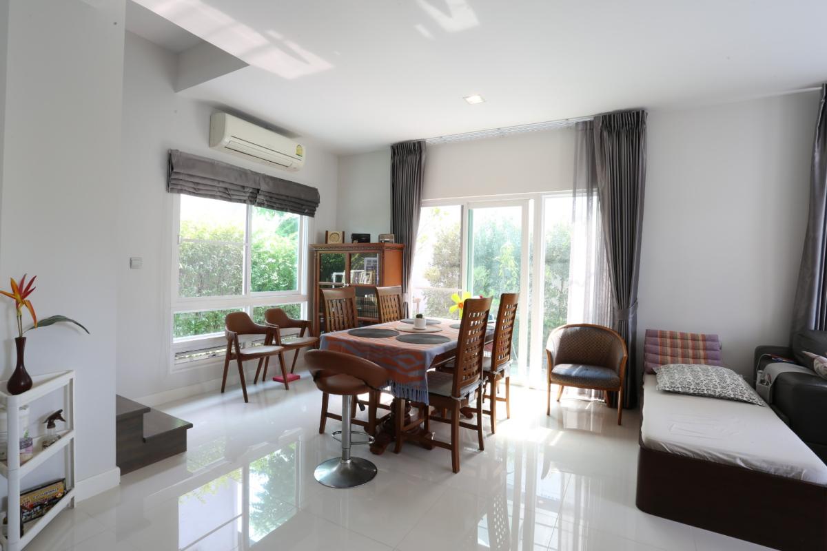 ขายบ้านเดี่ยว สีวลี เพชรเกษม 69  ขนาดที่ดิน  67.3 ตรว. พื้นที่ใช้สอย 158 ตรม. สภาพใหม่ แปลงริม ใกล้รถไฟฟ้า