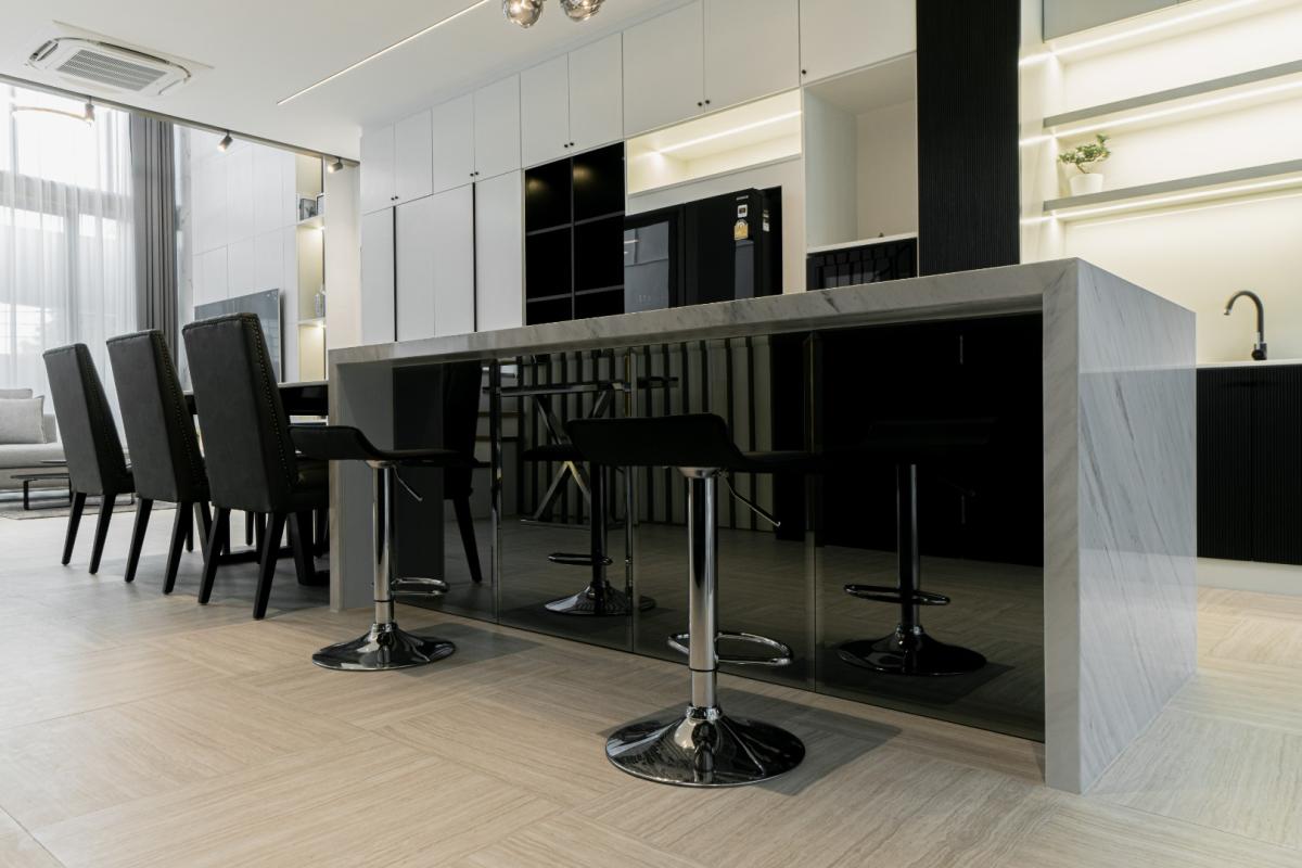 ขายทาวน์โฮม 4 ชั้น สไตล์โมเดิร์น โครงการ LUXE 35 รัชดา-ลาดพร้าว ติดถนน ซ.ลาดพร้าว 35  แต่งสวย    ขนาดที่ดิน 36.2 ตร.ว. พื้นที่ใช้สอย 400 ตร.ม. 3 ห้องนอน 4 ห้องน้ำ พร้อมลิฟท์โดยสาร  ที่จอดรถ 4 คัน
