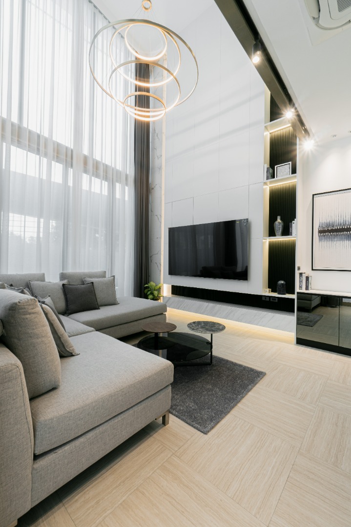 ขายทาวน์โฮม 4 ชั้น สไตล์โมเดิร์น โครงการ LUXE 35 รัชดา-ลาดพร้าว ติดถนน ซ.ลาดพร้าว 35  แต่งสวย    ขนาดที่ดิน 36.2 ตร.ว. พื้นที่ใช้สอย 400 ตร.ม. 3 ห้องนอน 4 ห้องน้ำ พร้อมลิฟท์โดยสาร  ที่จอดรถ 4 คัน