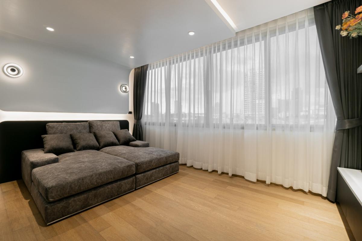 ขายทาวน์โฮม 4 ชั้น สไตล์โมเดิร์น โครงการ LUXE 35 รัชดา-ลาดพร้าว ติดถนน ซ.ลาดพร้าว 35  แต่งสวย    ขนาดที่ดิน 36.2 ตร.ว. พื้นที่ใช้สอย 400 ตร.ม. 3 ห้องนอน 4 ห้องน้ำ พร้อมลิฟท์โดยสาร  ที่จอดรถ 4 คัน