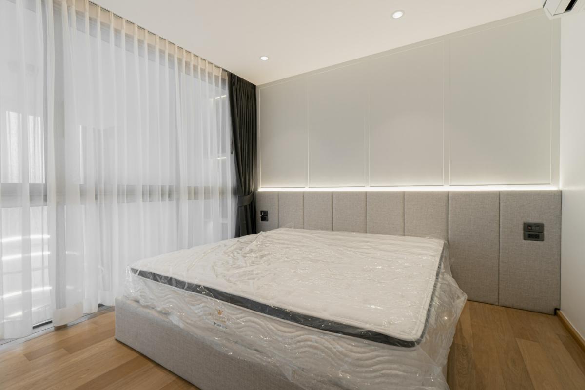 ขายทาวน์โฮม 4 ชั้น สไตล์โมเดิร์น โครงการ LUXE 35 รัชดา-ลาดพร้าว ติดถนน ซ.ลาดพร้าว 35  แต่งสวย    ขนาดที่ดิน 36.2 ตร.ว. พื้นที่ใช้สอย 400 ตร.ม. 3 ห้องนอน 4 ห้องน้ำ พร้อมลิฟท์โดยสาร  ที่จอดรถ 4 คัน