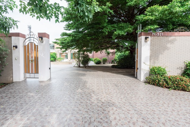 ขายบ้านเดี่ยว Luxury ปัญญาอินทรา P5 ที่ดิน 1 ไร่ครึ่ง พร้อมสระว่ายน้ำ และเรือนรับรอง ใกล้สนามกอล์ฟปัญญา แฟชั่นไอส์แลนด์