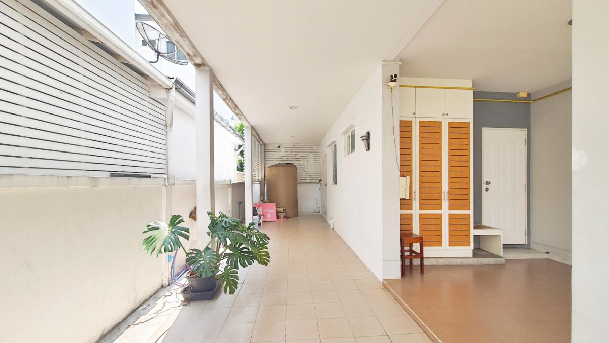 ขายด่วนบ้านเดี่ยว 3 ชั้น หลังริม MIND ปิ่นเกล้า-จรัญ 5 นอน 5 น้ำ พื้นที่เยอะ ต่อเติมครบพร้อมอยู่ ใกล้ทางด่วนศรีรัช คุ้มมาก 