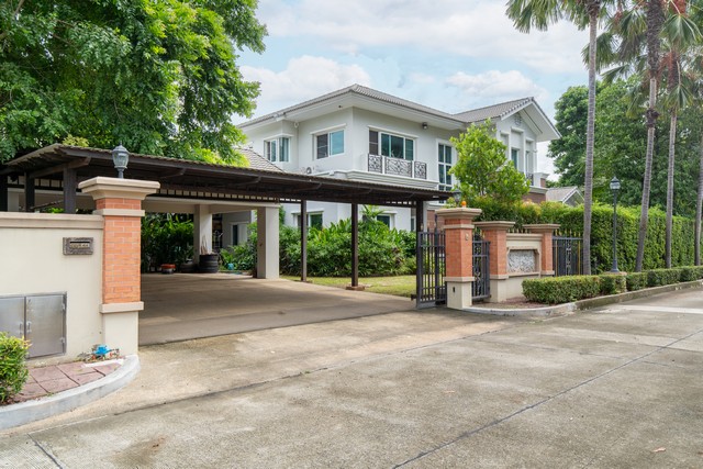  ขายบ้านหรู 2 ชั้น ม. Q House Avenue พระราม5  เนื้อที่ 304  ตรว.  5 นอน 5น้ำ แปลงมุม ตกแต่งบิลท์อิน เฟอร์ทั้งหลัง พร้อมเรือนรับรอง และสระว่ายน้ำ