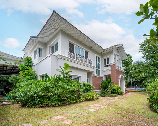  ขายบ้านหรู 2 ชั้น ม. Q House Avenue พระราม5  เนื้อที่ 304  ตรว.  5 นอน 5น้ำ แปลงมุม ตกแต่งบิลท์อิน เฟอร์ทั้งหลัง พร้อมเรือนรับรอง และสระว่ายน้ำ