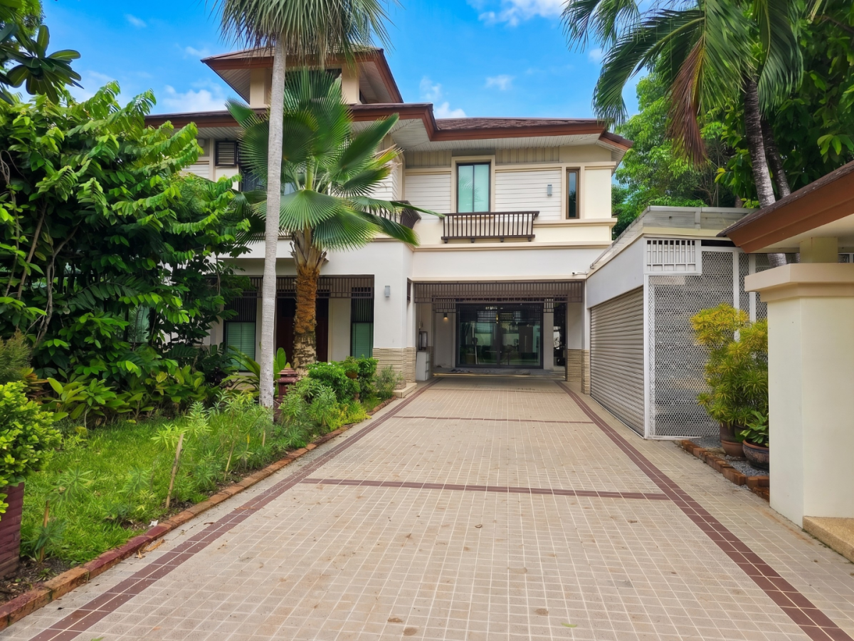 [ทำเลทองราคาโดน] ขายบ้านหรู ณุศาศิริ สาทร-ปิ่นเกล้า 208.3 ตร.ว. คุ้มค่าทุกตารางนิ้วบนเส้นราชพฤกษ์ 15 นาทีถึงสาทร! 