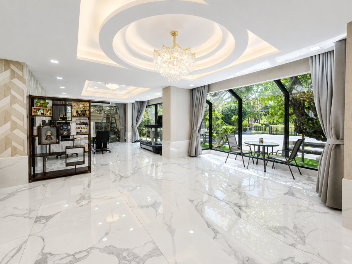 ขายบ้านลัดดารมย์ ปิ่นเกล้า บ้านหรูแปลงมุม พร้อมที่ดินรวม 444.5 ตร.ว.